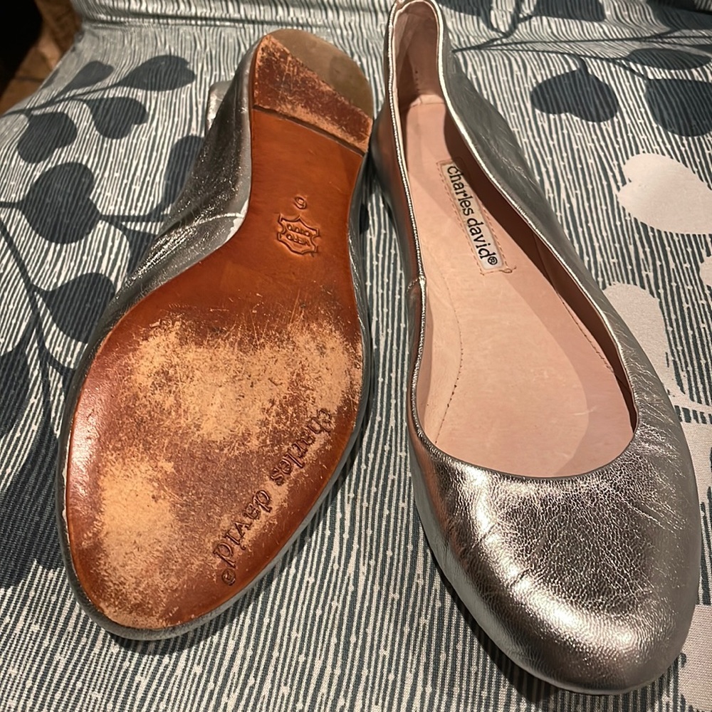 Charles David silver flats